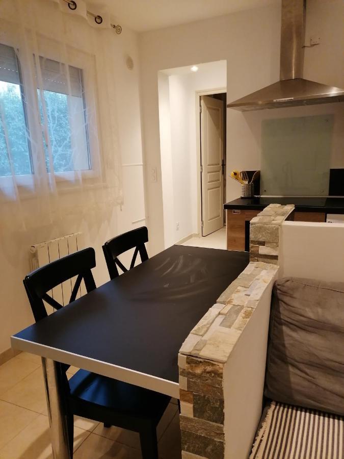 Appartement T2 Rez De Villa Proche Bord De Mer Le Pradet Exterior foto